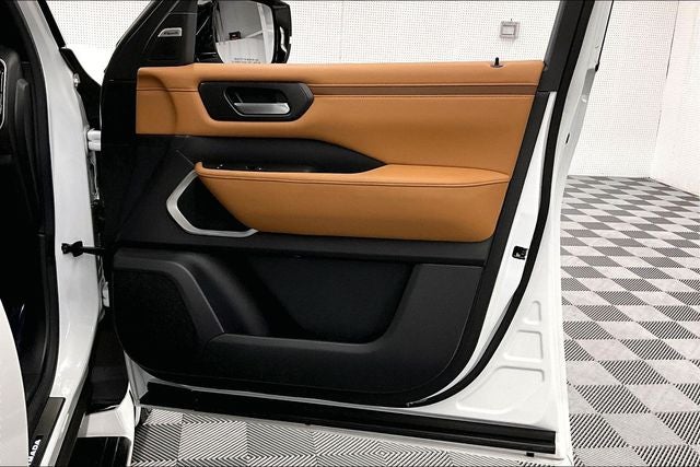 2025 Nissan Armada Platinum Reserve 4x4 - Pano Roof - Htd/Cooled Massaging Leather