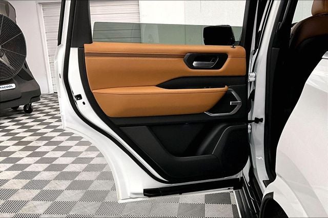 2025 Nissan Armada Platinum Reserve 4x4 - Pano Roof - Htd/Cooled Massaging Leather