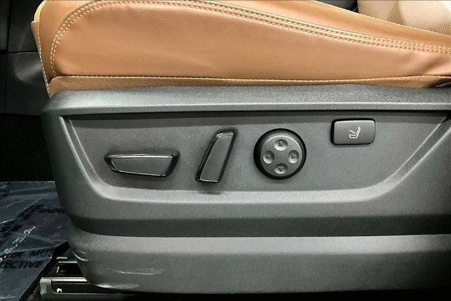 2025 Nissan Armada Platinum Reserve 4x4 - Pano Roof - Htd/Cooled Massaging Leather