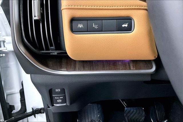 2025 Nissan Armada Platinum Reserve 4x4 - Pano Roof - Htd/Cooled Massaging Leather