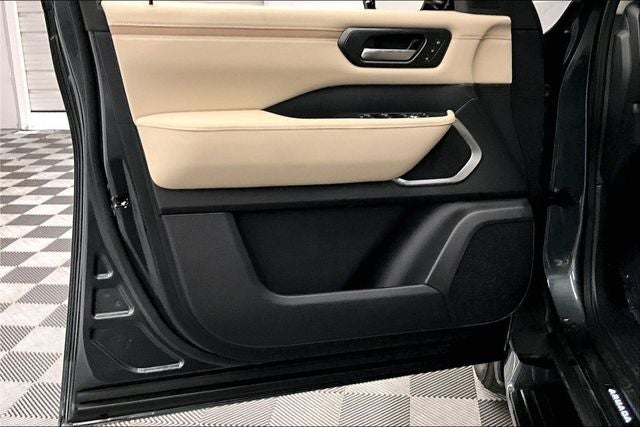 2026 Nissan Armada Platinum Reserve 4WD - Accent Package