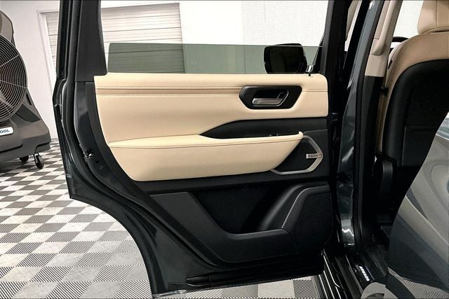 2026 Nissan Armada Platinum Reserve 4WD - Accent Package