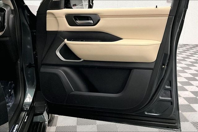 2026 Nissan Armada Platinum Reserve 4WD - Accent Package