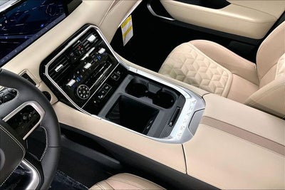 2026 Nissan Armada Platinum Reserve 4WD - Accent Package