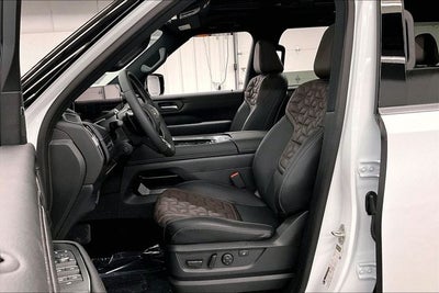 2026 Nissan Armada Platinum Reserve 4WD - Accent and Split Bench Seat Pkgs