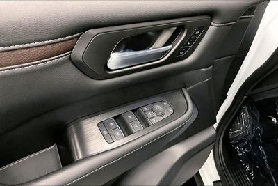 2026 Nissan Armada Platinum Reserve 4WD - Accent and Split Bench Seat Pkgs