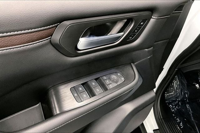 2026 Nissan Armada Platinum Reserve 4WD - Accent and Split Bench Seat Pkgs
