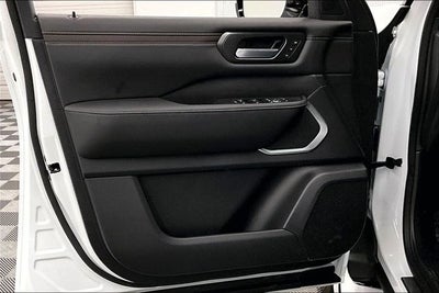 2026 Nissan Armada Platinum Reserve 4WD - Accent and Split Bench Seat Pkgs