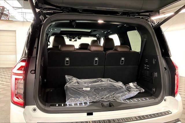 2026 Nissan Armada Platinum Reserve 4WD - Accent and Split Bench Seat Pkgs