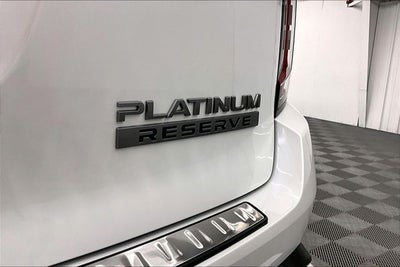 2026 Nissan Armada Platinum Reserve 4WD - Split Bench Seat Package