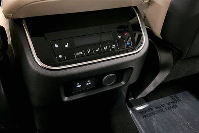 2026 Nissan Armada Platinum Reserve 4WD - Split Bench Seat Package