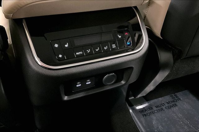 2026 Nissan Armada Platinum Reserve 4WD - Split Bench Seat Package