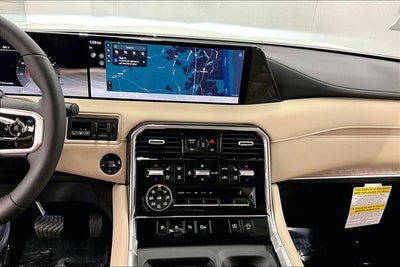 2026 Nissan Armada Platinum Reserve 4WD - Split Bench Seat Package