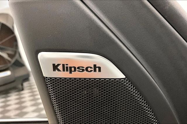 2026 Nissan Armada Platinum Reserve 4WD - Split Bench Seat Package