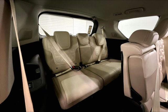 2026 Nissan Armada Platinum Reserve 4WD - Split Bench Seat Package