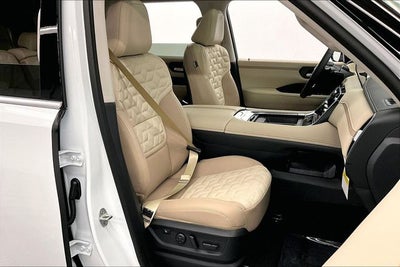 2026 Nissan Armada Platinum Reserve 4WD - Split Bench Seat Package