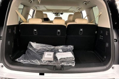 2026 Nissan Armada Platinum Reserve 4WD - Split Bench Seat Package