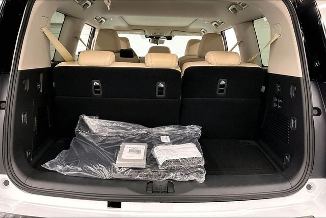 2026 Nissan Armada Platinum Reserve 4WD - Split Bench Seat Package