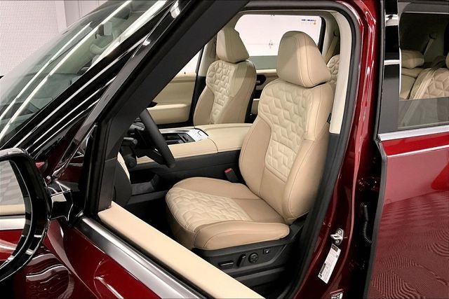 2026 Nissan Armada Platinum Reserve 4WD - Split Bench Seat Package