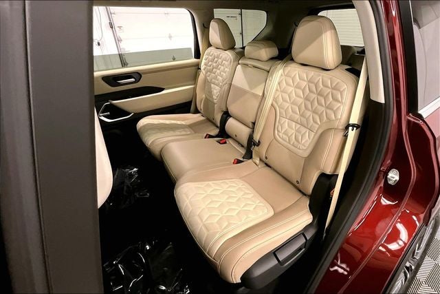 2026 Nissan Armada Platinum Reserve 4WD - Split Bench Seat Package