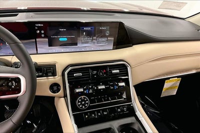 2026 Nissan Armada Platinum Reserve 4WD - Split Bench Seat Package