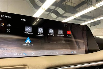 2026 Nissan Armada Platinum Reserve 4WD - Split Bench Seat Package
