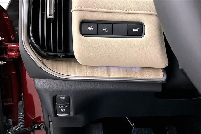 2026 Nissan Armada Platinum Reserve 4WD - Split Bench Seat Package