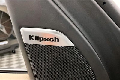 2026 Nissan Armada Platinum Reserve 4WD - Split Bench Seat Package
