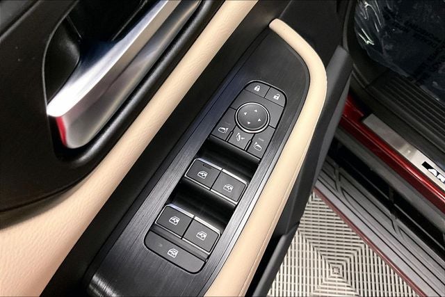 2026 Nissan Armada Platinum Reserve 4WD - Split Bench Seat Package