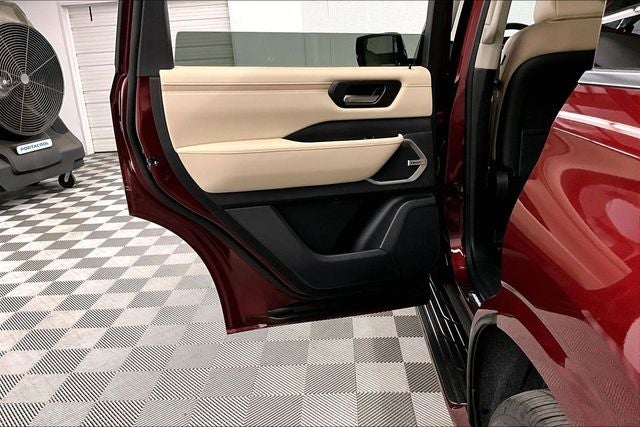 2026 Nissan Armada Platinum Reserve 4WD - Split Bench Seat Package