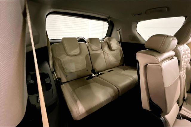 2026 Nissan Armada Platinum Reserve 4WD - Split Bench Seat Package