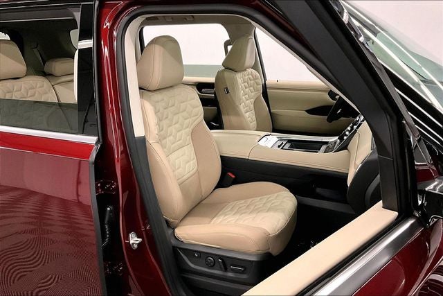 2026 Nissan Armada Platinum Reserve 4WD - Split Bench Seat Package