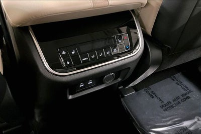 2026 Nissan Armada Platinum Reserve 4WD - Split Bench Seat Package
