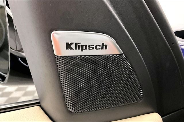 2026 Nissan Armada Platinum Reserve 4WD - Split Bench Seat Package