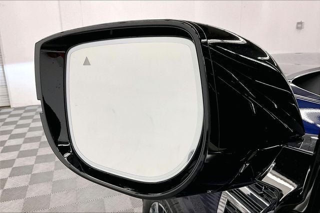2026 Nissan Armada Platinum Reserve 4WD - Split Bench Seat Package