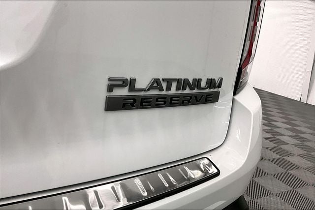 2026 Nissan Armada Platinum Reserve 4WD - Bench Seat Package