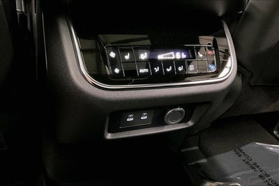 2026 Nissan Armada Platinum Reserve 4WD - Bench Seat Package
