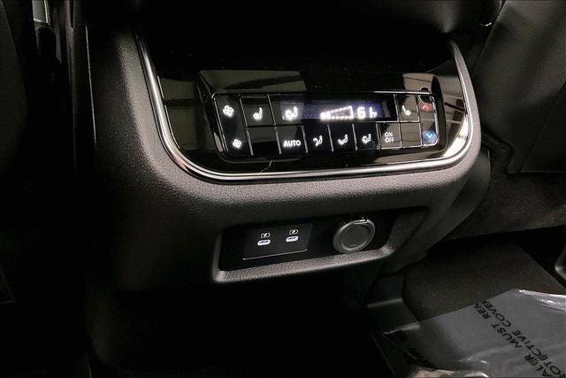 2026 Nissan Armada Platinum Reserve 4WD - Bench Seat Package