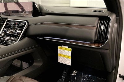 2026 Nissan Armada Platinum Reserve 4WD - Bench Seat Package
