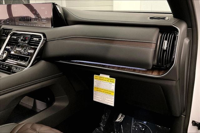2026 Nissan Armada Platinum Reserve 4WD - Bench Seat Package