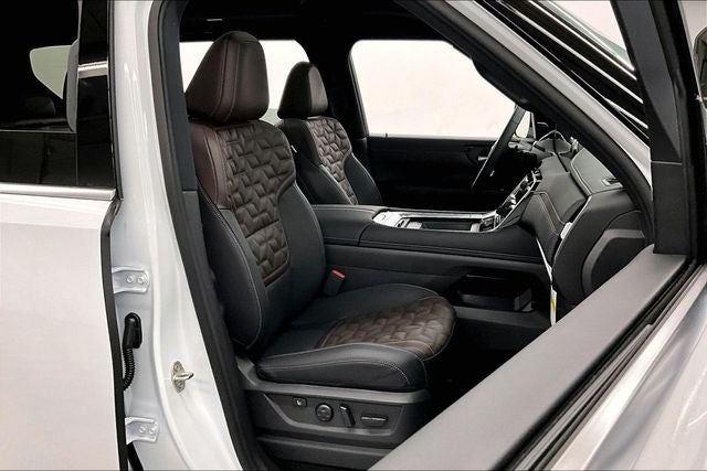 2026 Nissan Armada Platinum Reserve 4WD - Bench Seat Package