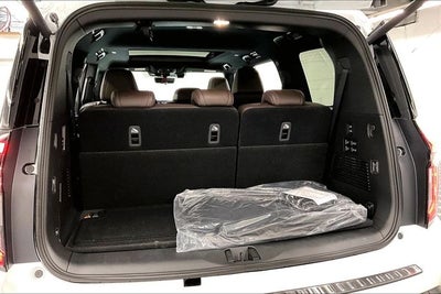 2026 Nissan Armada Platinum Reserve 4WD - Bench Seat Package