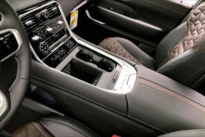 2026 Nissan Armada Platinum Reserve 4WD - Bench Seat Package
