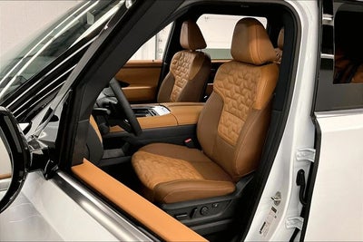 2026 Nissan Armada Platinum Reserve 4WD - Split Bench Seat Package