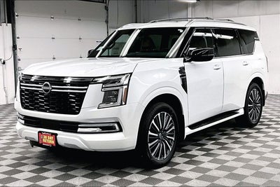 2026 Nissan Armada Platinum Reserve 4WD - Split Bench Seat Package