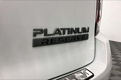 2026 Nissan Armada Platinum Reserve 4WD - Split Bench Seat Package