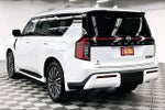 2026 Nissan Armada Platinum Reserve 4WD - Split Bench Seat Package