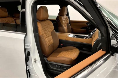 2026 Nissan Armada Platinum Reserve 4WD - Split Bench Seat Package
