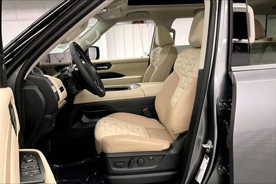 2026 Nissan Armada Platinum Reserve 4WD - Split Bench Seat Package