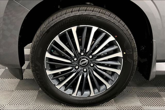 2026 Nissan Armada Platinum Reserve 4WD - Split Bench Seat Package
